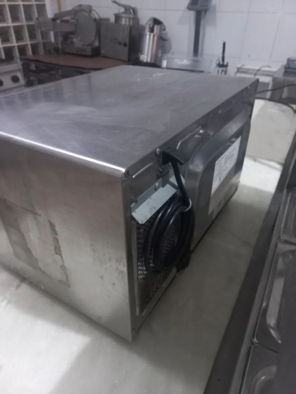 Micro Ondas Industrial marca Menumaster 1000 watts - Foto 3