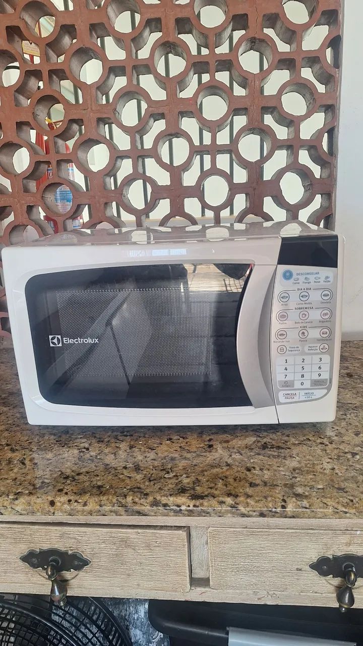 Micro-ondas Electrolux 20L MTD30 Branco 127V - Funcionando Perfeitamente
