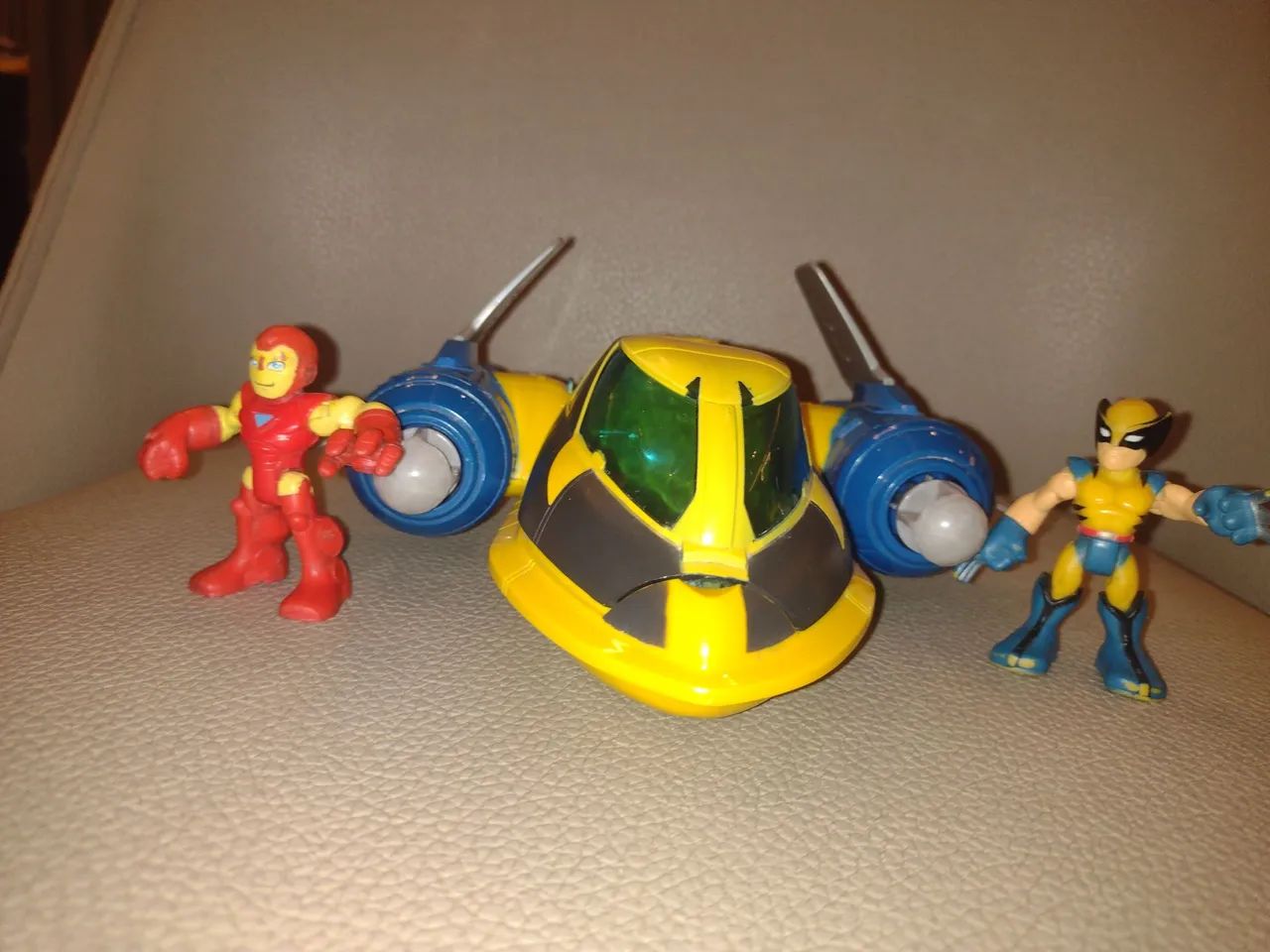 Jato de Resgate Wolverine e Homen de Ferro