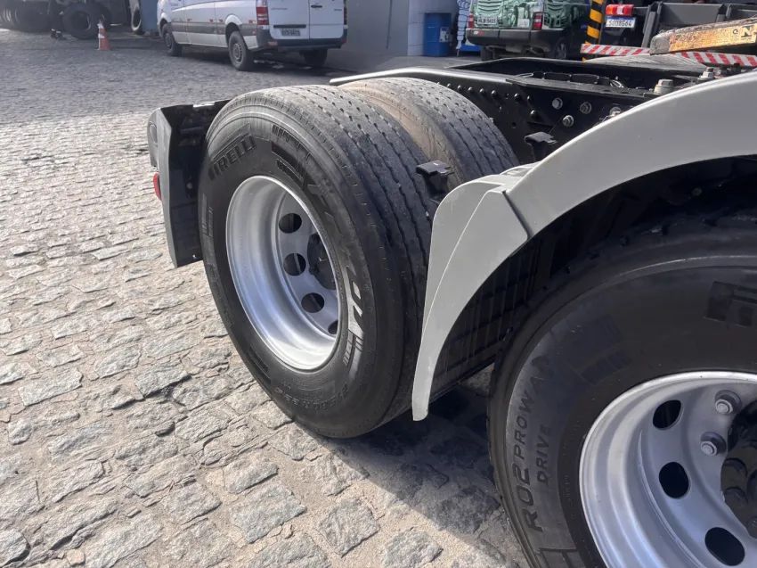 Mercedes-Benz Axor 2544 / 6x2 Ano 2021/2021- Caminhão Usado Seminovo - Foto 6