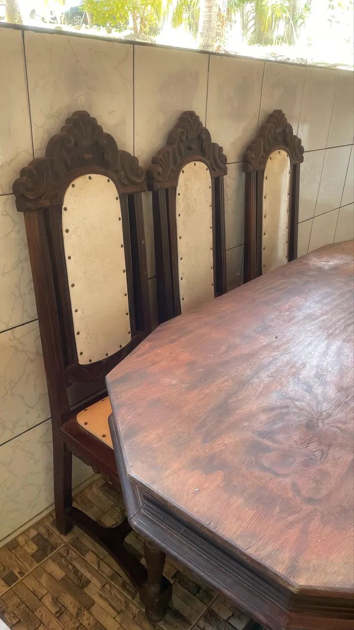 Mesa com 4 cadeiras colonial