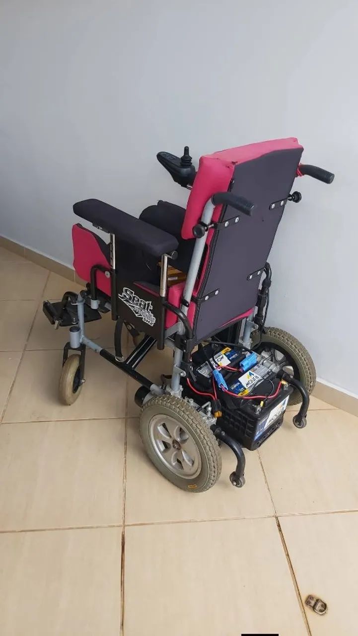 Cadeira de rodas motorizada  - Foto 4