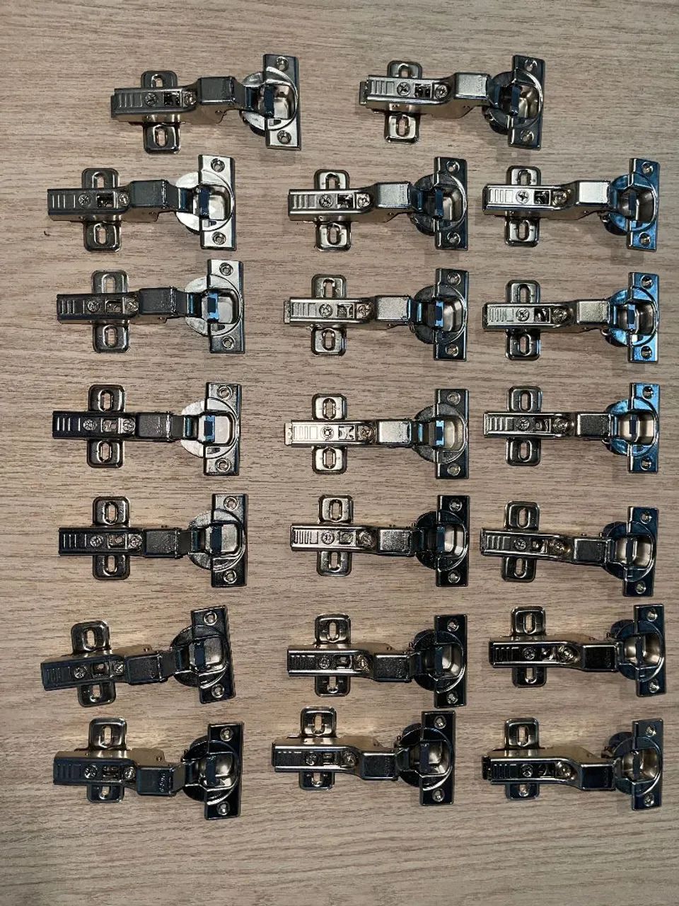 dobradiças Blum curvas  - Foto 3