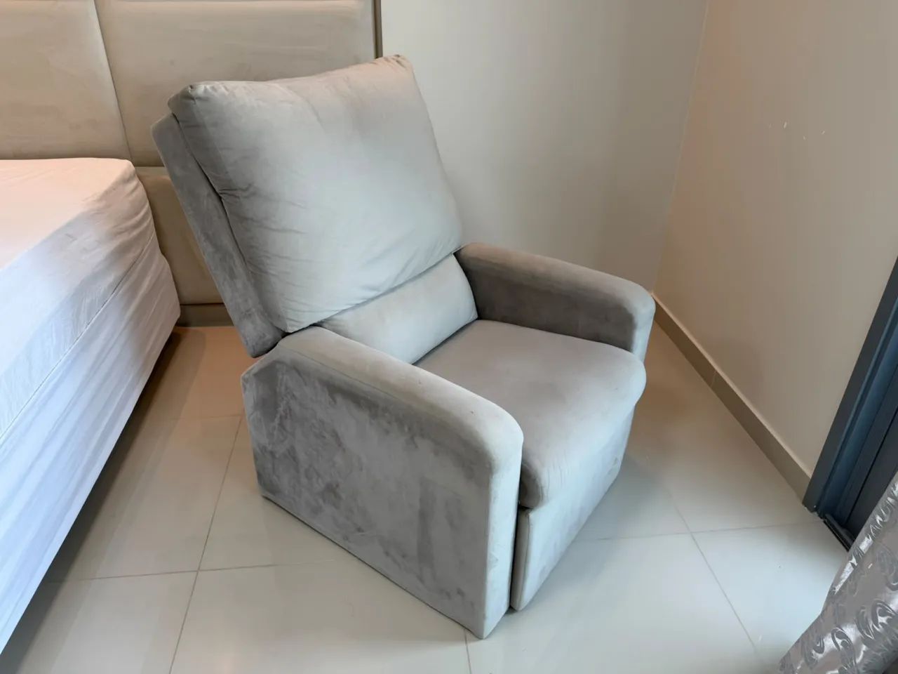 Poltrona do Papai Reclinável em Suede Cinza - Foto 2
