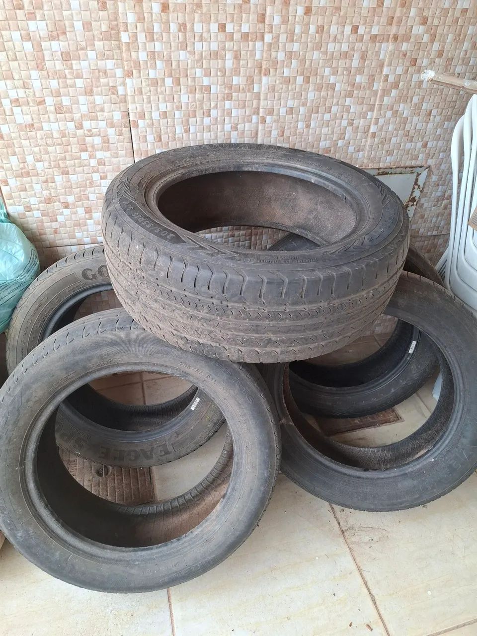 Vendo 5 pneus, aro16! Valor 550 - Foto 2