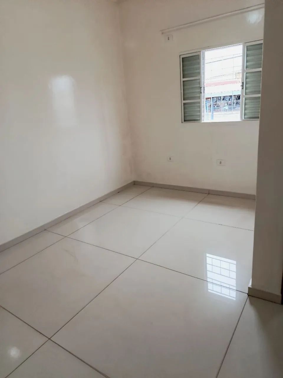 Alugo uma casa na Av Guinter Hans em frente terminal esquina do pratico Aero rancho  - Foto 5