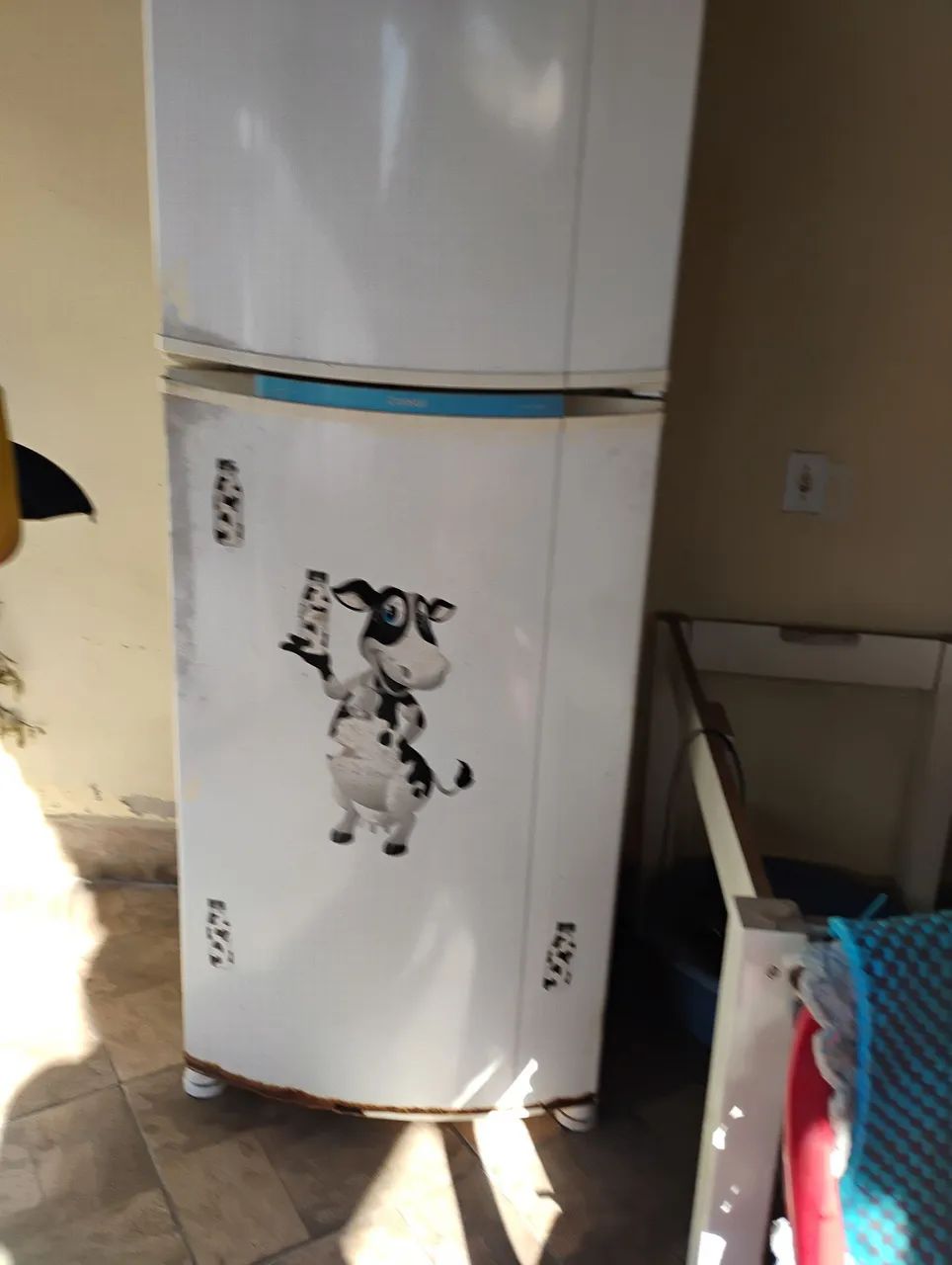 Vendo Geladeira Usada..Marca Consul.. Capacidade 400bLitros .. Precisa De Uma Leve Pin