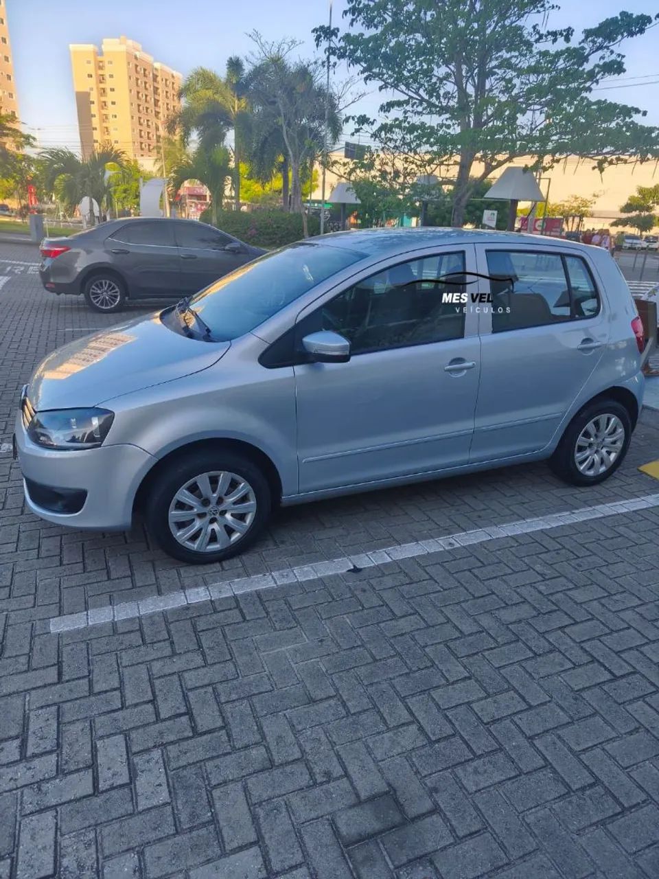 VOLKSWAGEN Fox Itrend 1.0 ano 2012 - Foto 3