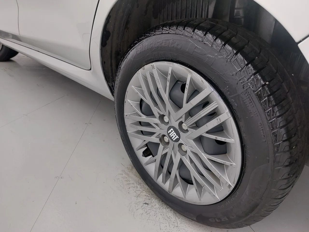 Fiat Cronos Drive 1.0 6V, foto 12 de 18