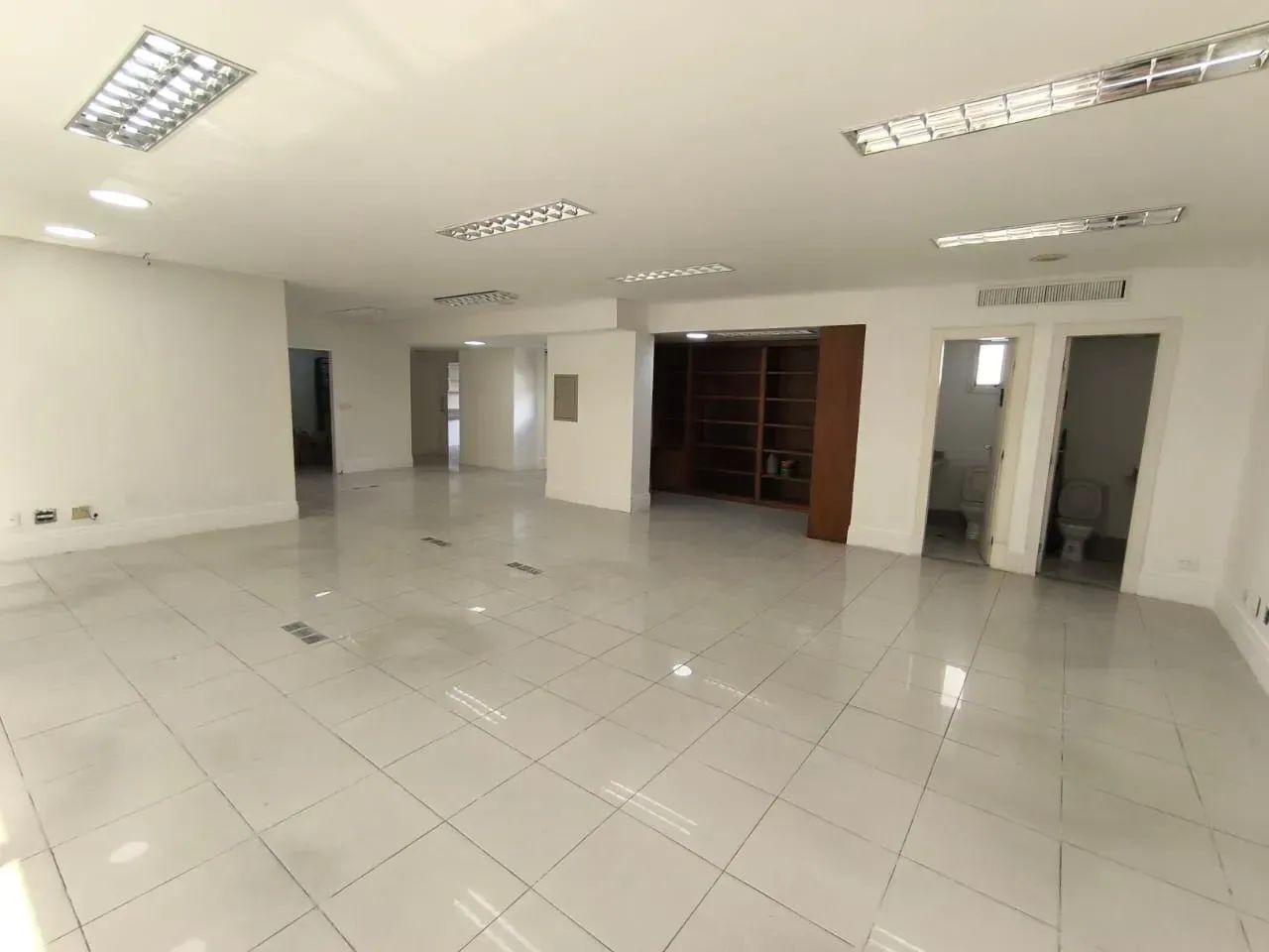EDIFÍCIO PETRO TOWER, Sala para locação com 210 m² em Enseada do Suá - Vitória - ES - Foto 2