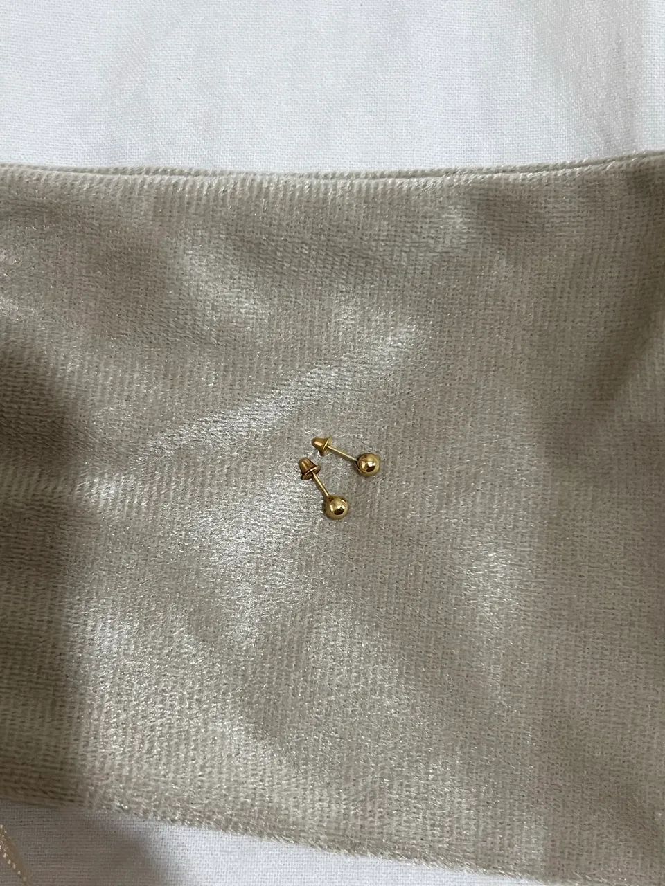 Brinco de ouro olho de peixe 