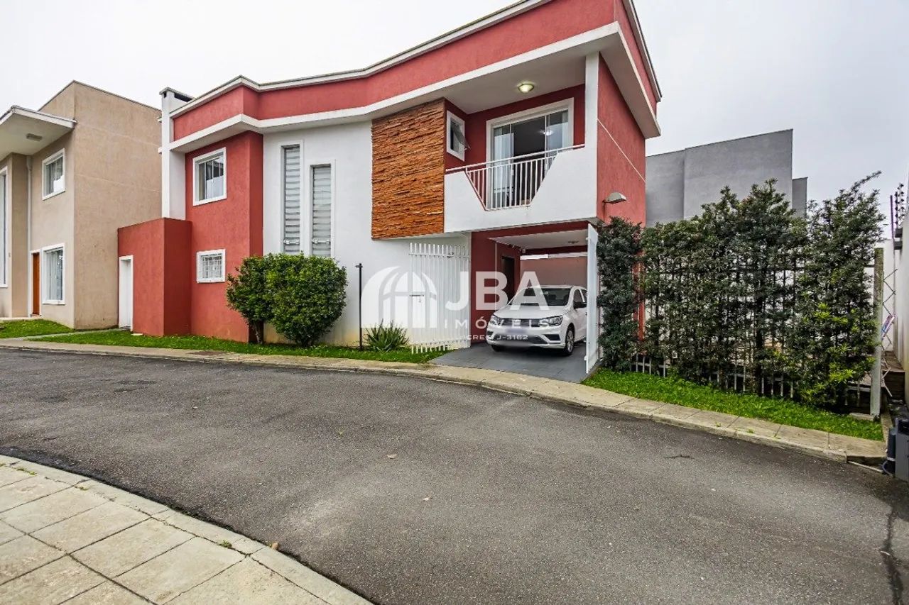 EXCELENTE CASA EM CONDOMINIO