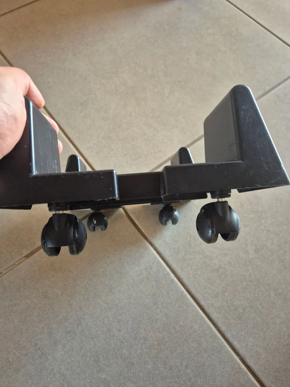 Suporte carrinho para CPU - Foto 2