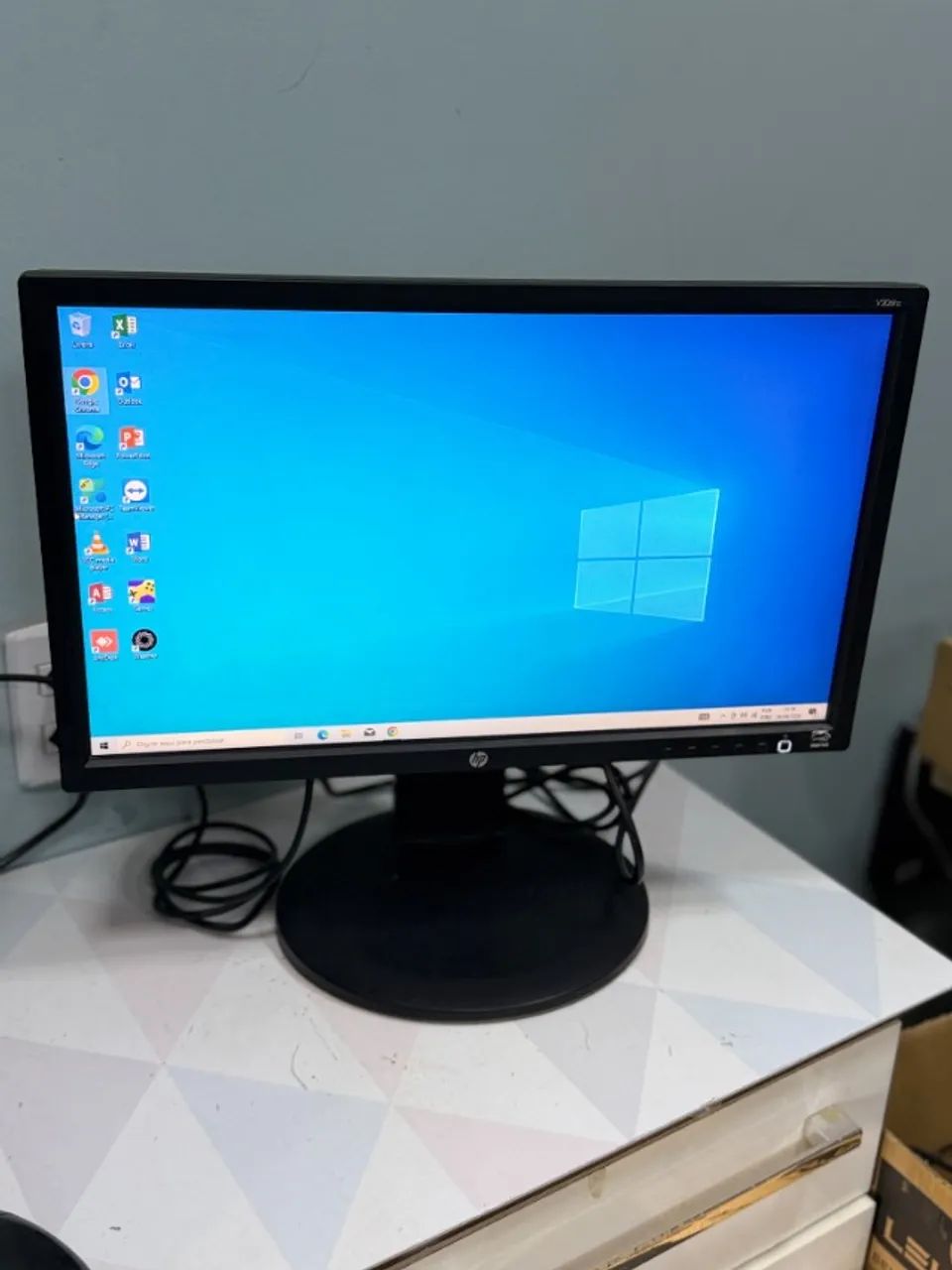 Monitor HP 20 Polegadas E2011p-bn Entradas DVI e VGA - Sem Detalhes