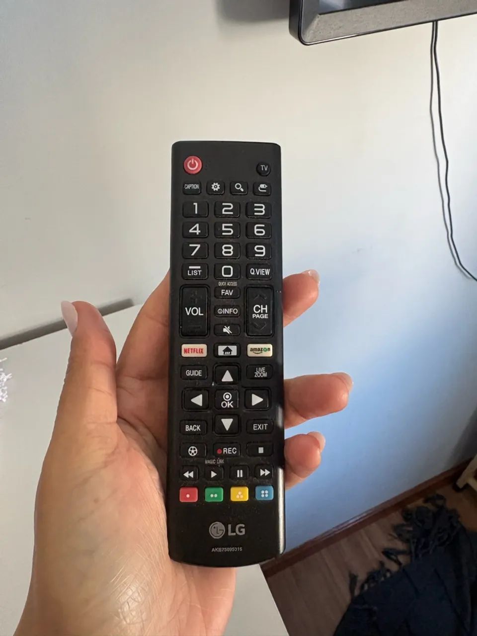 TV LG de 32 polegadas, Smart TV e com controle remoto, - Foto 2