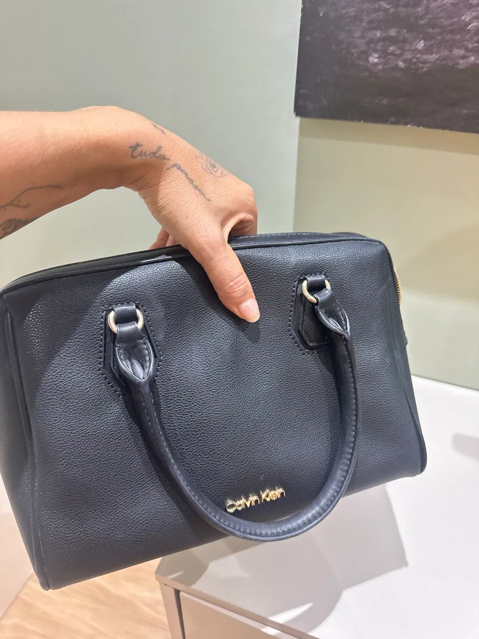 Bolsa Calvin Klein Baú - Média. Excelente estado - Foto 4