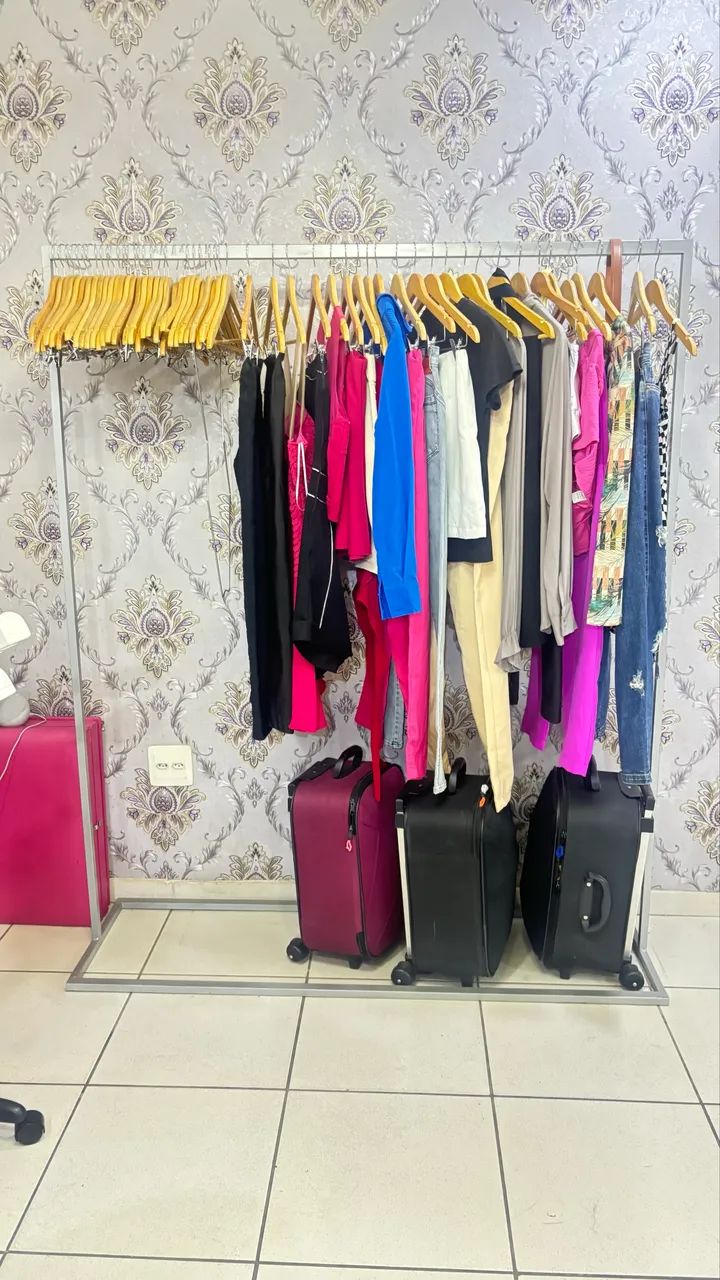 Arara de ferro com 40 cabides