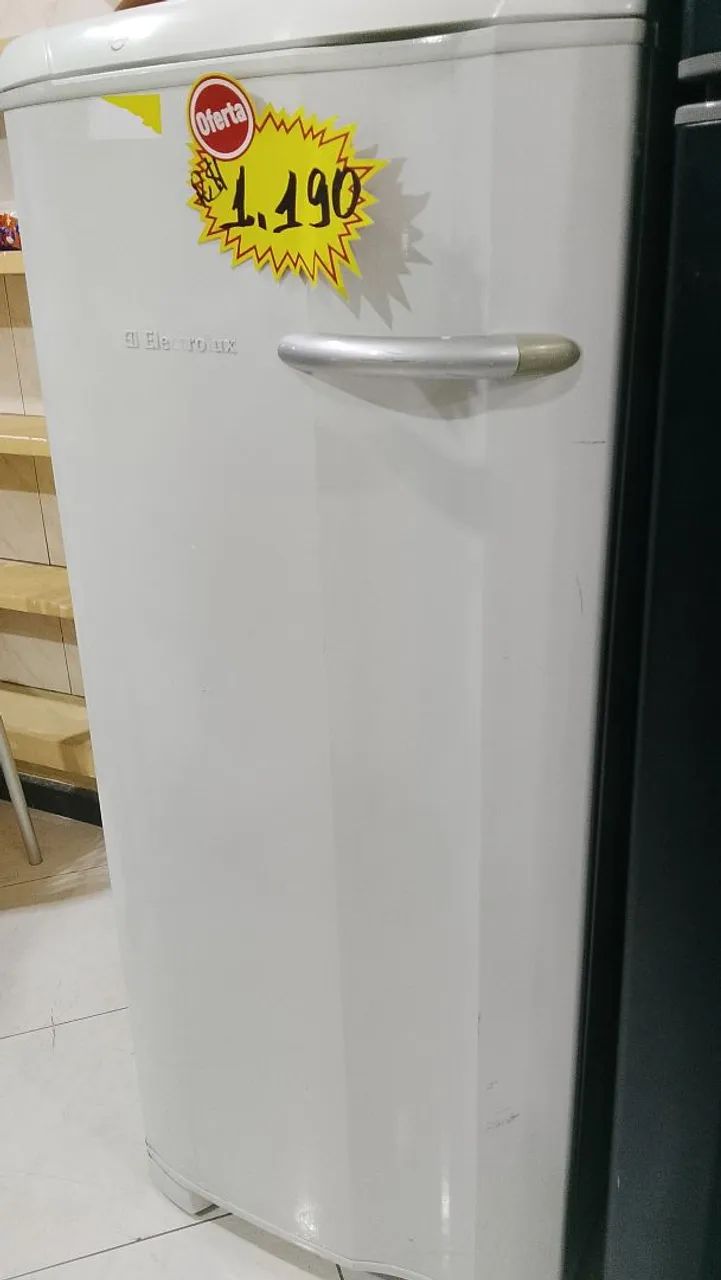 Freezer vertical com gavetas Eletrolux 
