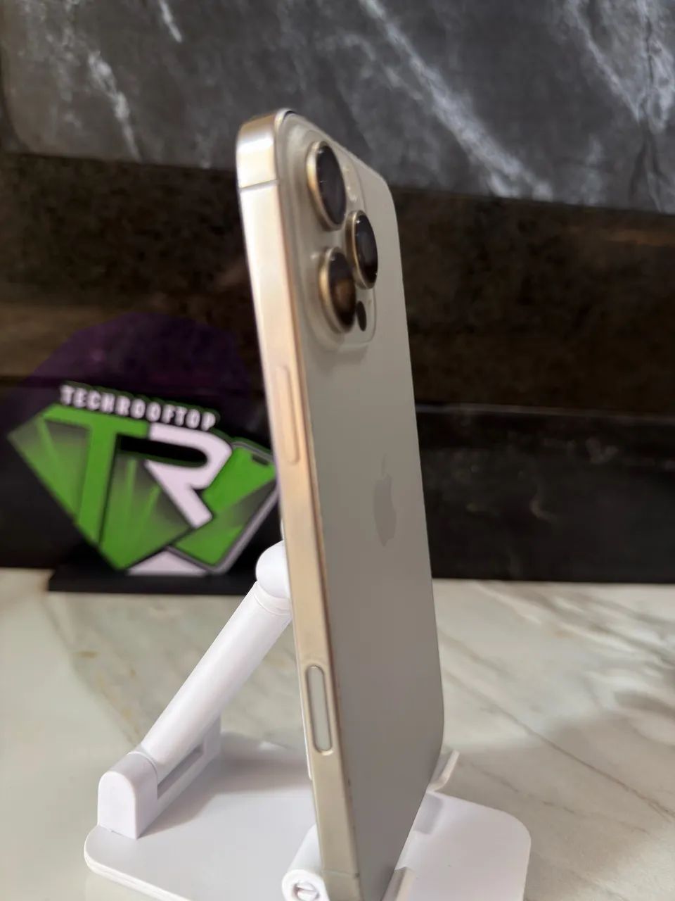 iPhone 16 Pro Max Natural Titanium 256gb | Loja física | Até 18x