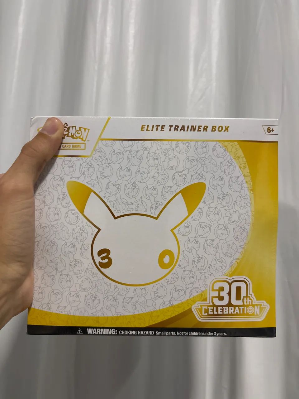 ETB POKÉMON 30 ANOS - INGLÊS 