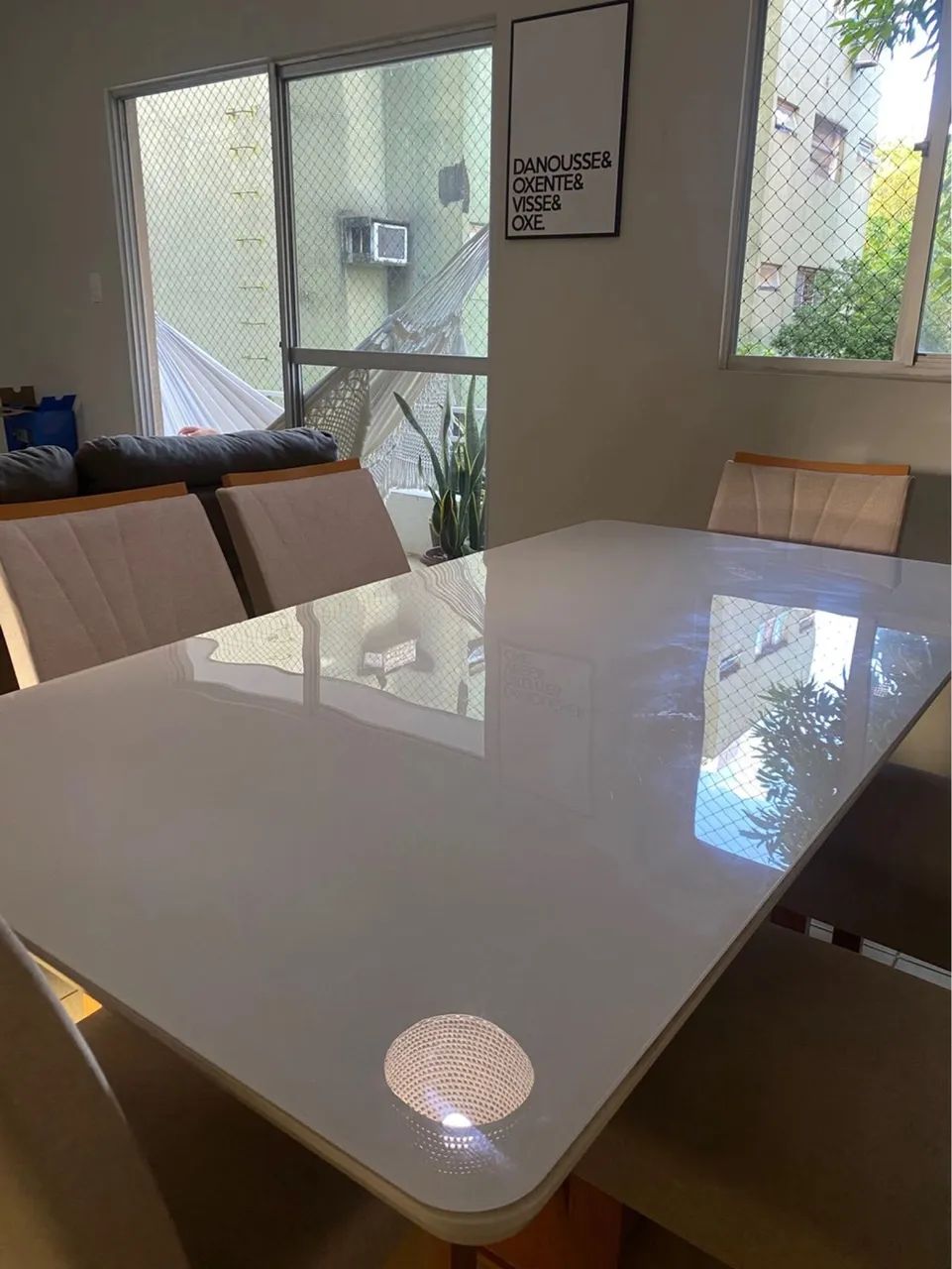 Mesa Tampo de Vidro com Cadeiras 