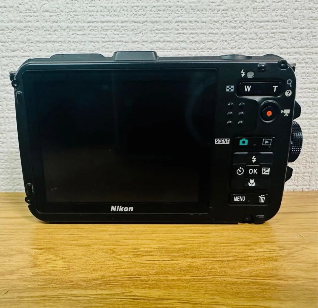 Câmera Nikon Coolpix AW100 à prova d?água - Câmeras e Filmadoras