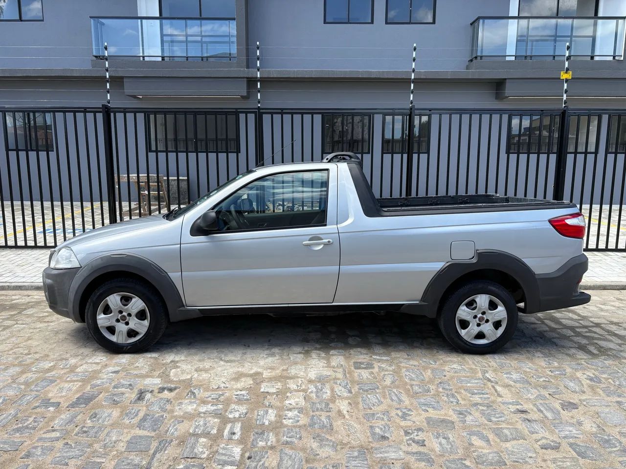 Fiat Strada Working Hard 1.4 Fire Flex 8V CS 2017 - Foto 3