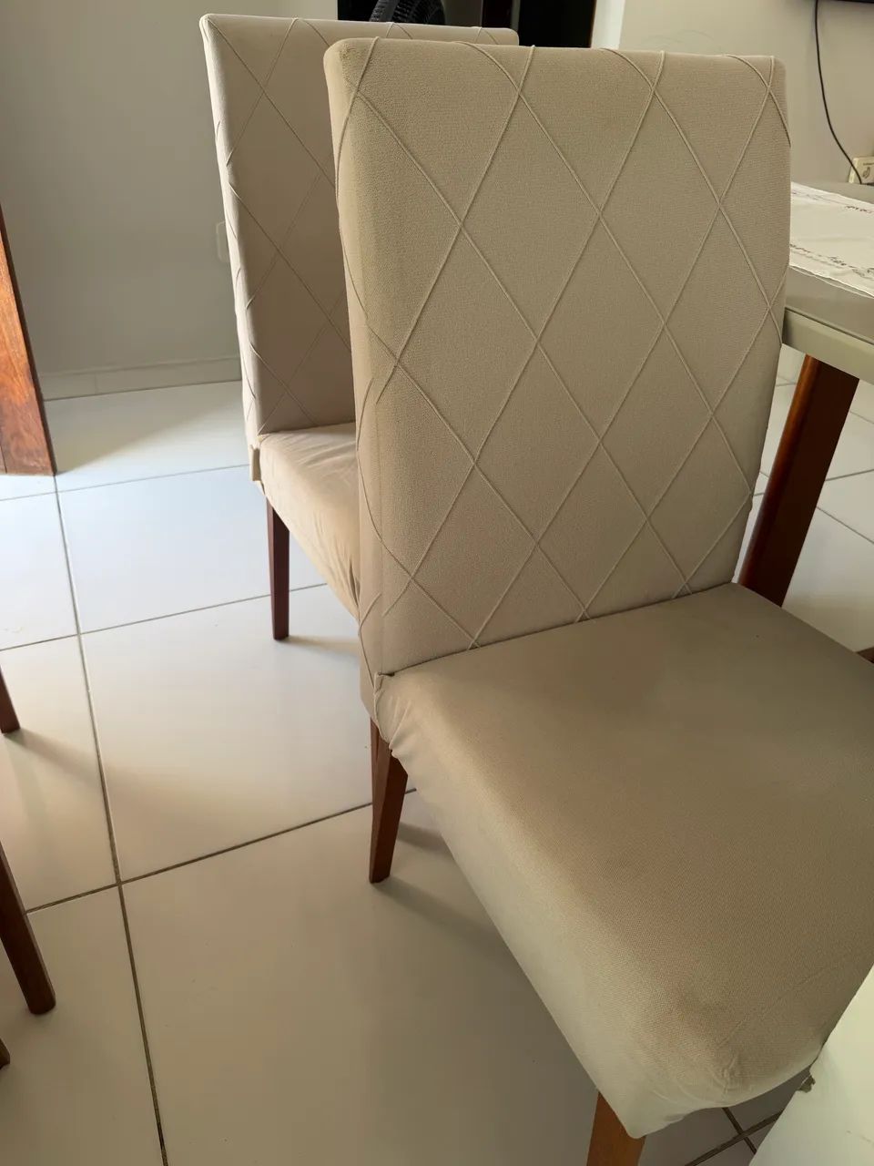 4 cadeiras para mesa de jantar