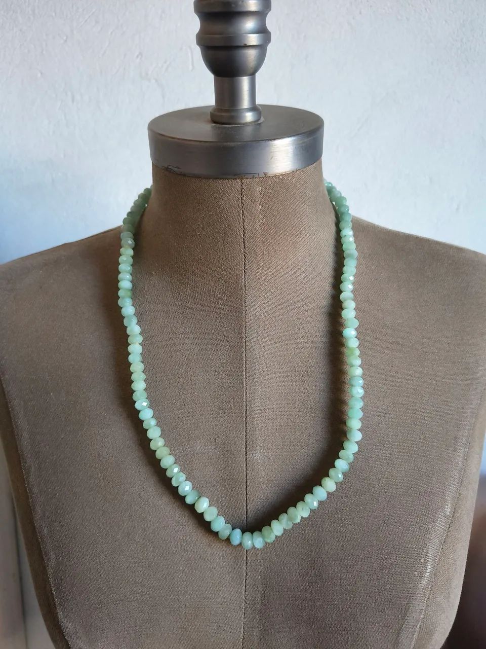 Colar de pedras verdes