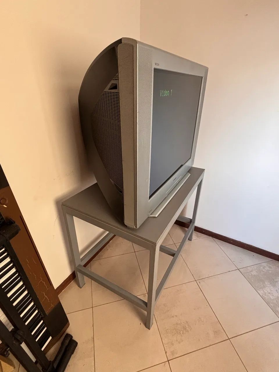 TV Sony Wega Trinitron 38 polegadas (rack incluso) - Foto 4