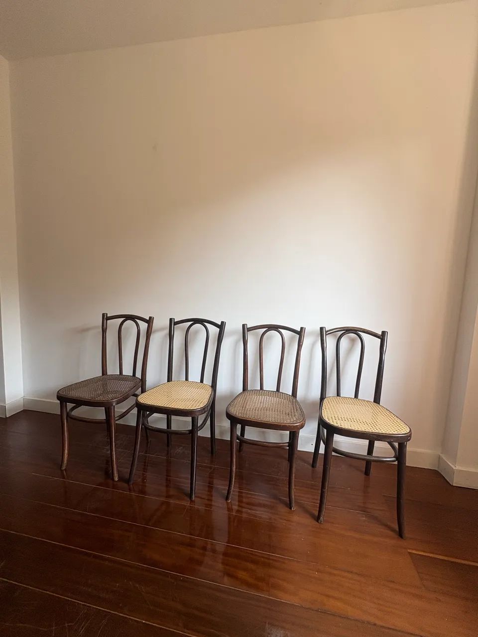 Conjunto com 4 Cadeiras austríacas estilo Thonet - Foto 5