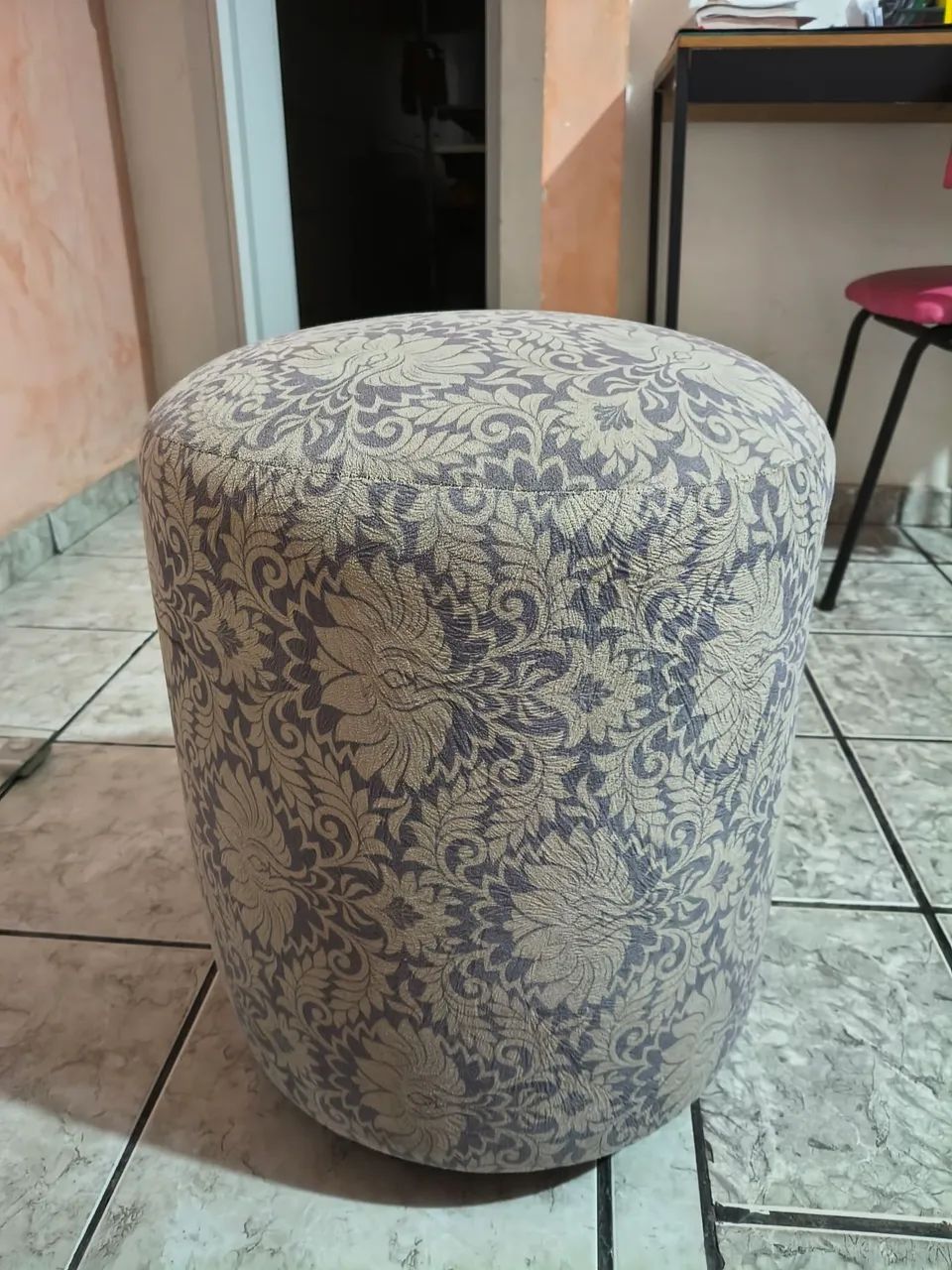 Vendo um puffs redondo em excelente estado de conservação  - Foto 2