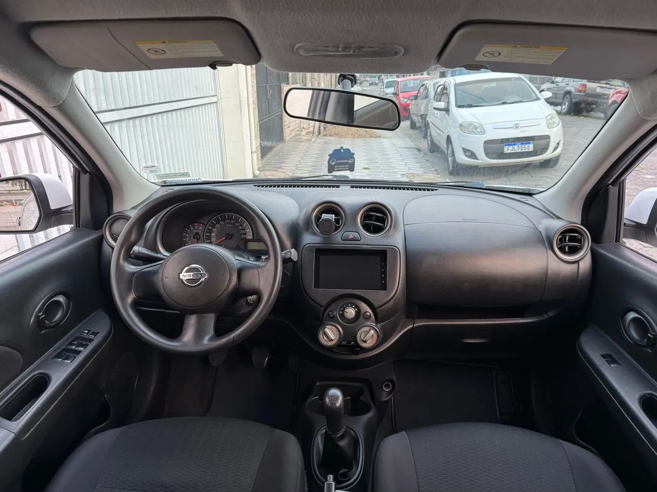 Nissan March S 1.0 16V Flex Fuel 5p, foto 11 de 16