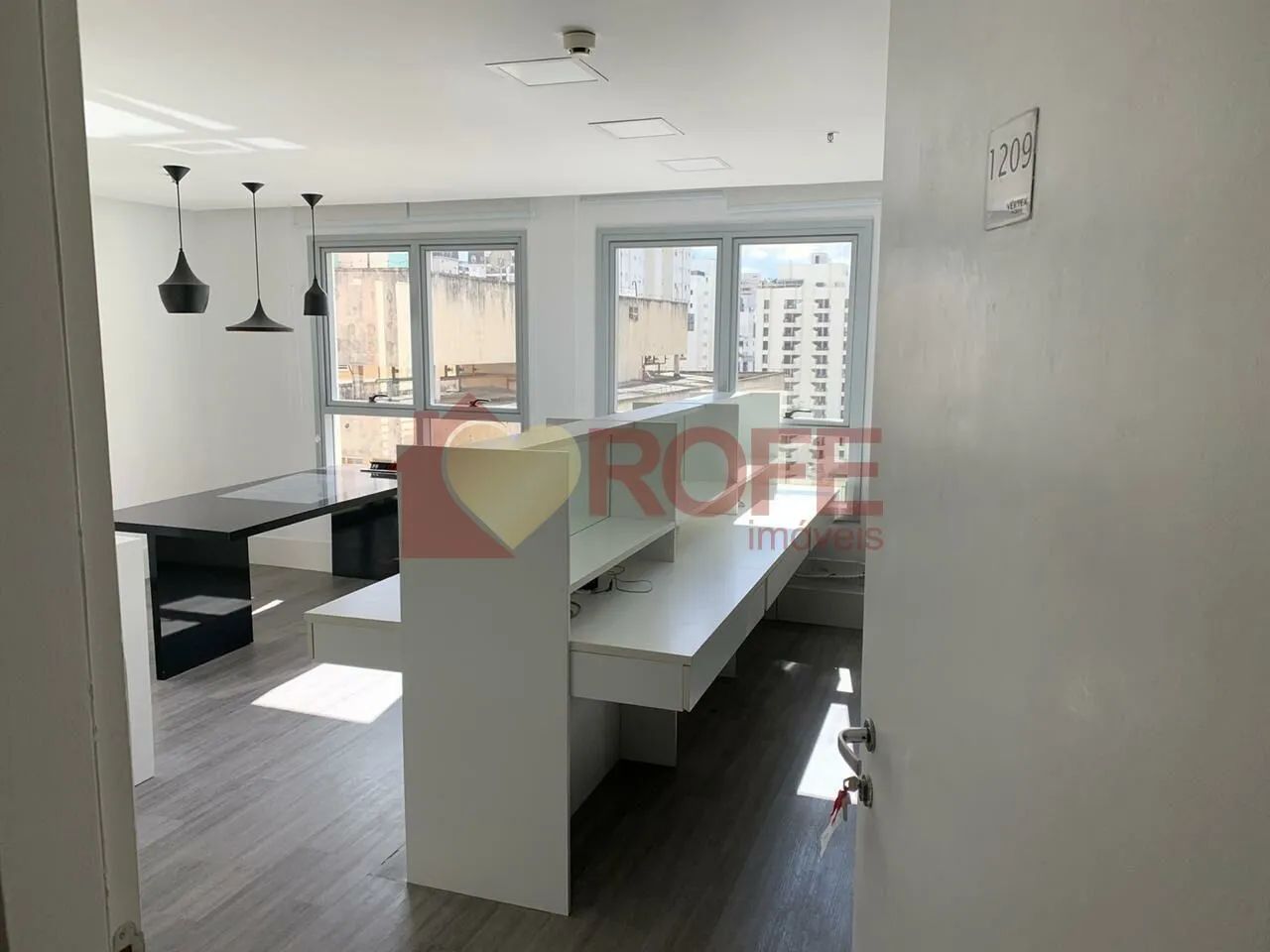 SALA COMERCIAL MOBILIADO Á VENDA COM 1 LAVABO ,1 VAGA DE GARAGEM EM MOEMA. - Foto 5