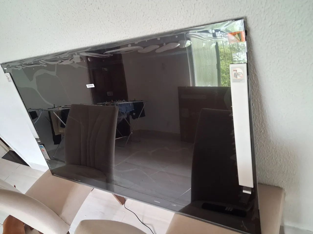 Vendo TV 65 polegadas na caixa nunca foi usada R$ 550,00 - Foto 2
