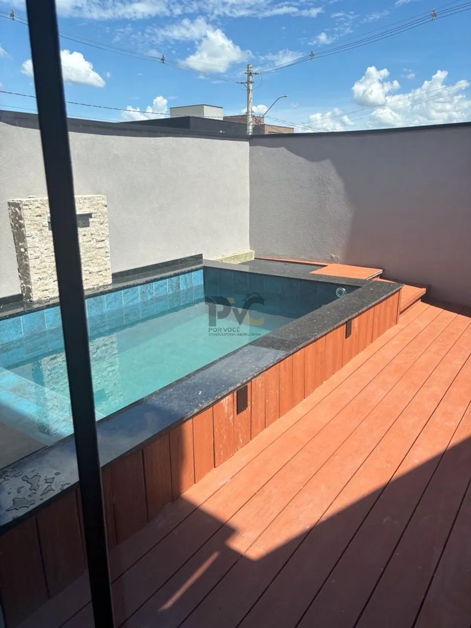 Casa Terrea com Iluminação Natural e pé direito duplo de 4,6m - Foto 5