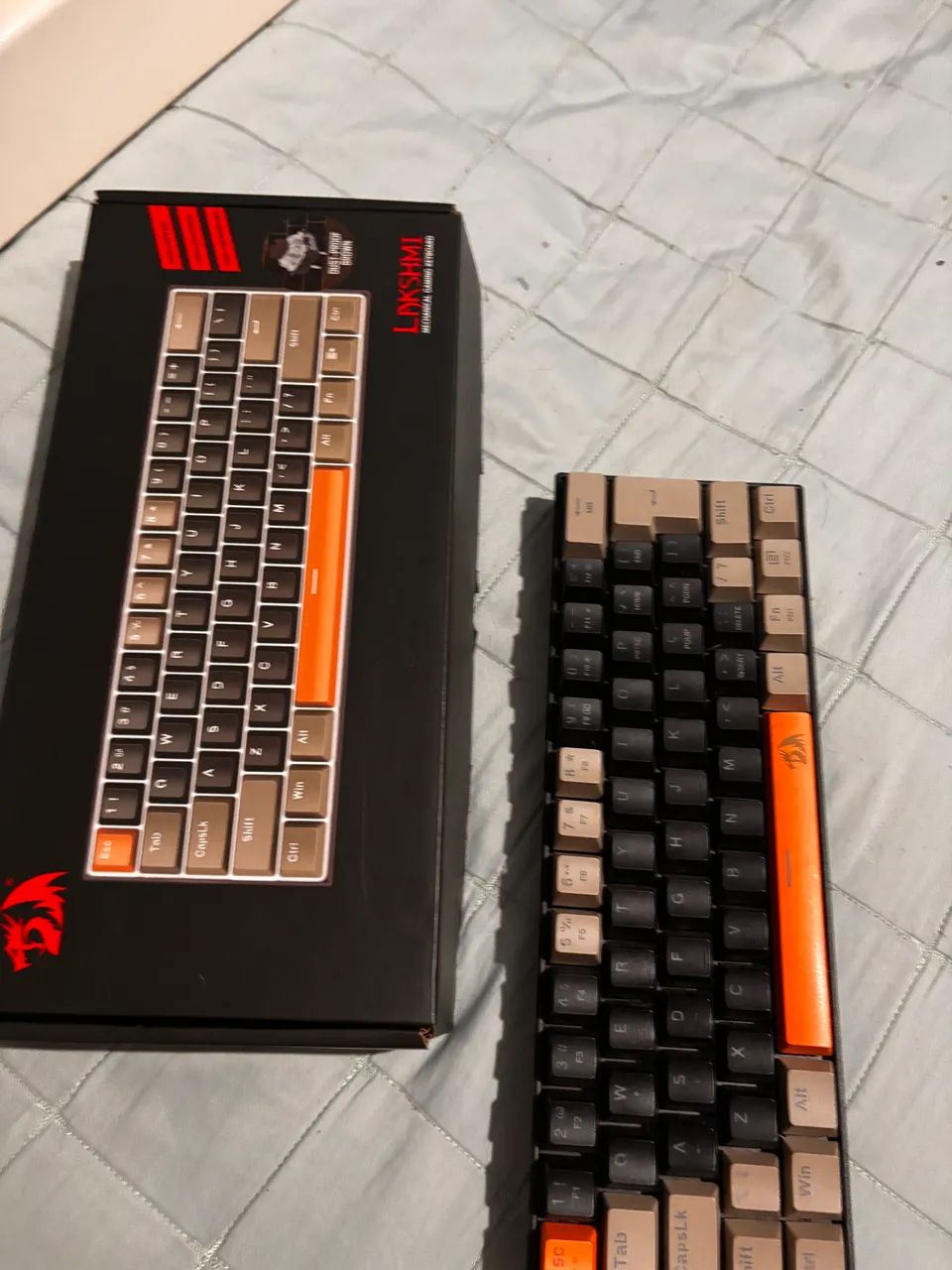 Teclado redragon 60% 5 meses de uso.