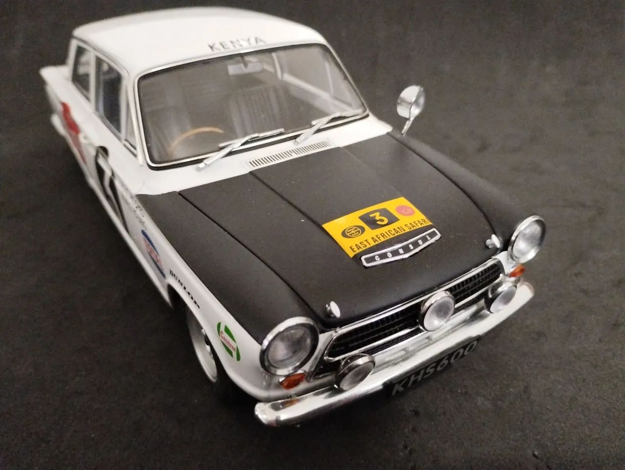 Miniatura antiga rara autoart 1/18 Ford Cortina Rally safari Kenya