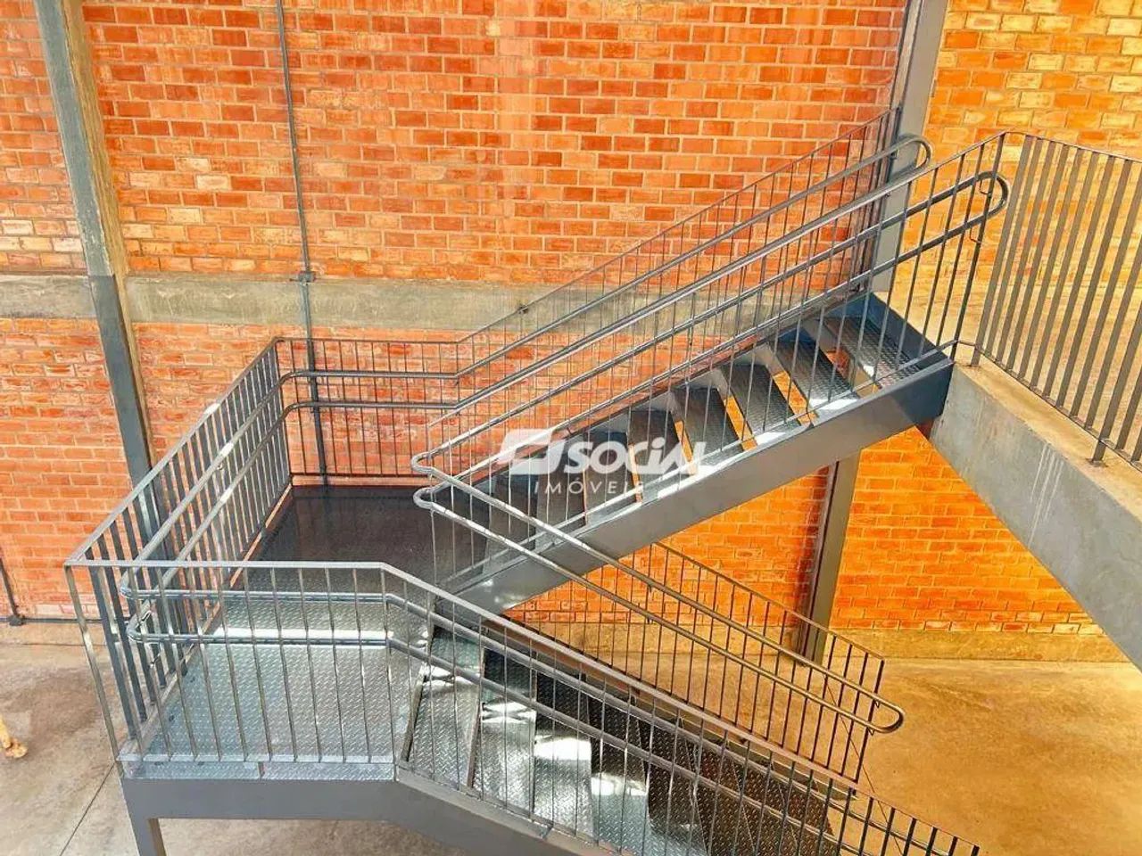 Ponto comercial estilo galpão novo com mezanino para locaçao, com estacionamento exclusivo - Foto 8