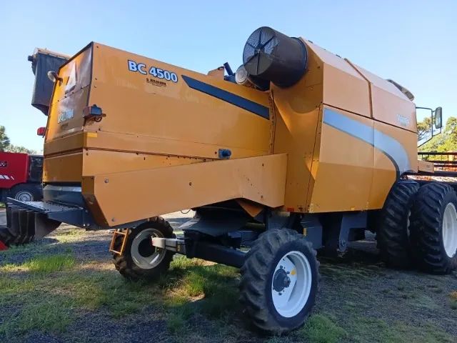 Colheitadeira Valtra - BC 4500, 20 pés, Duplada. Fabricação 2011 - Foto 4