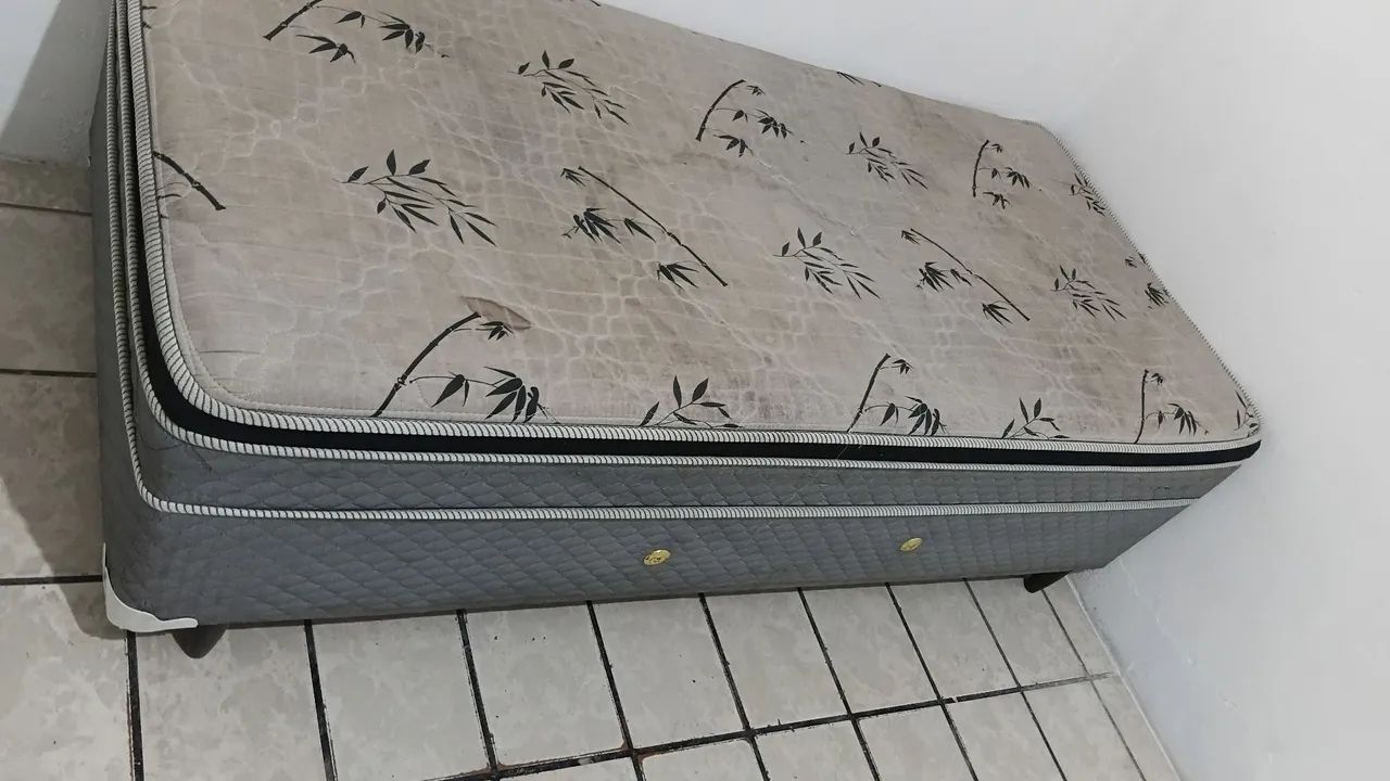 Vende cama box de solteiro valor 350 - Foto 2