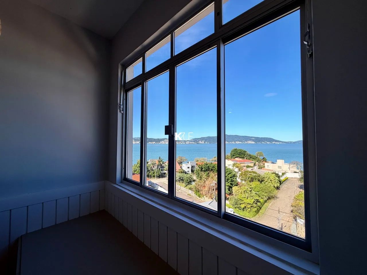 Apartamento 02 dormitórios para alugar em Coqueiros - Foto 3