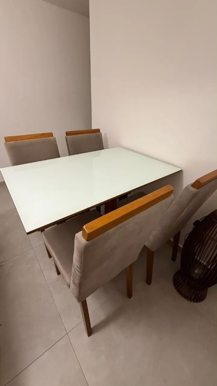 Mesa com 4 cadeiras  - Foto 4