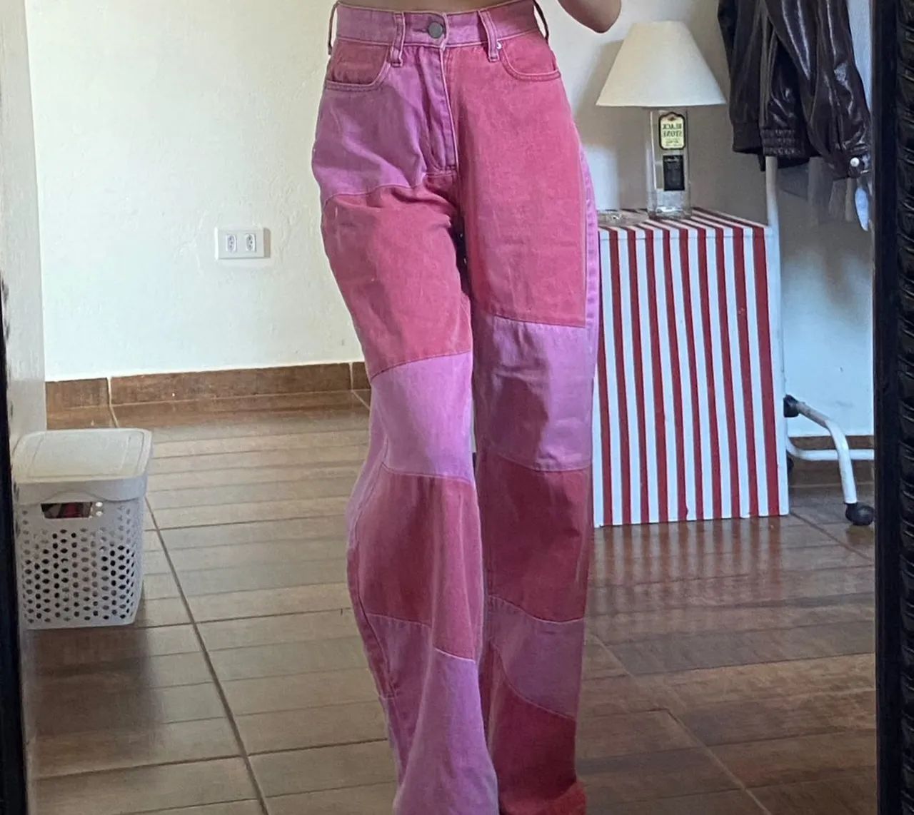 Calça wide leg de retalhos rosa