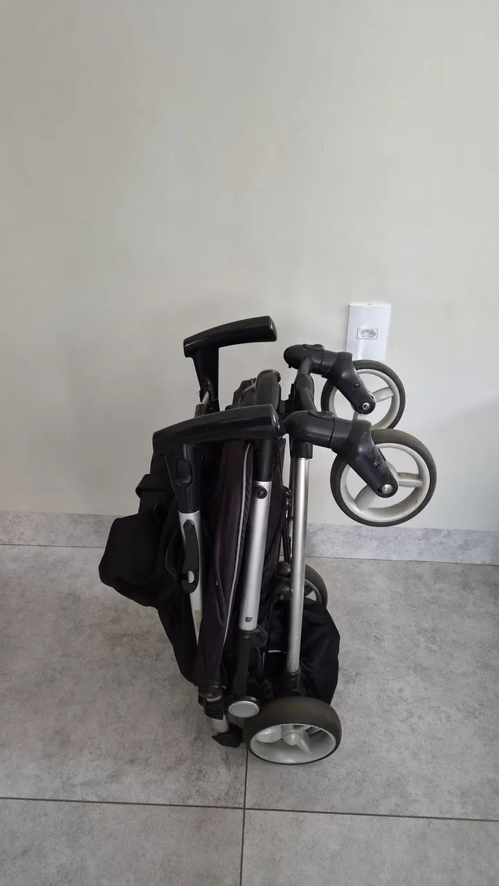 Carrinho de Bebê Kiddo Helios (Cor Preto/Alumínio) - Ótimo Estado.  - Foto 5