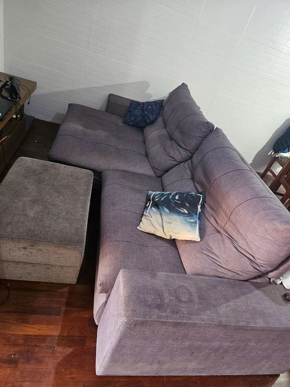 Sofá retrátil e reclináveis 4 lugares + puff retangular com rodinhas