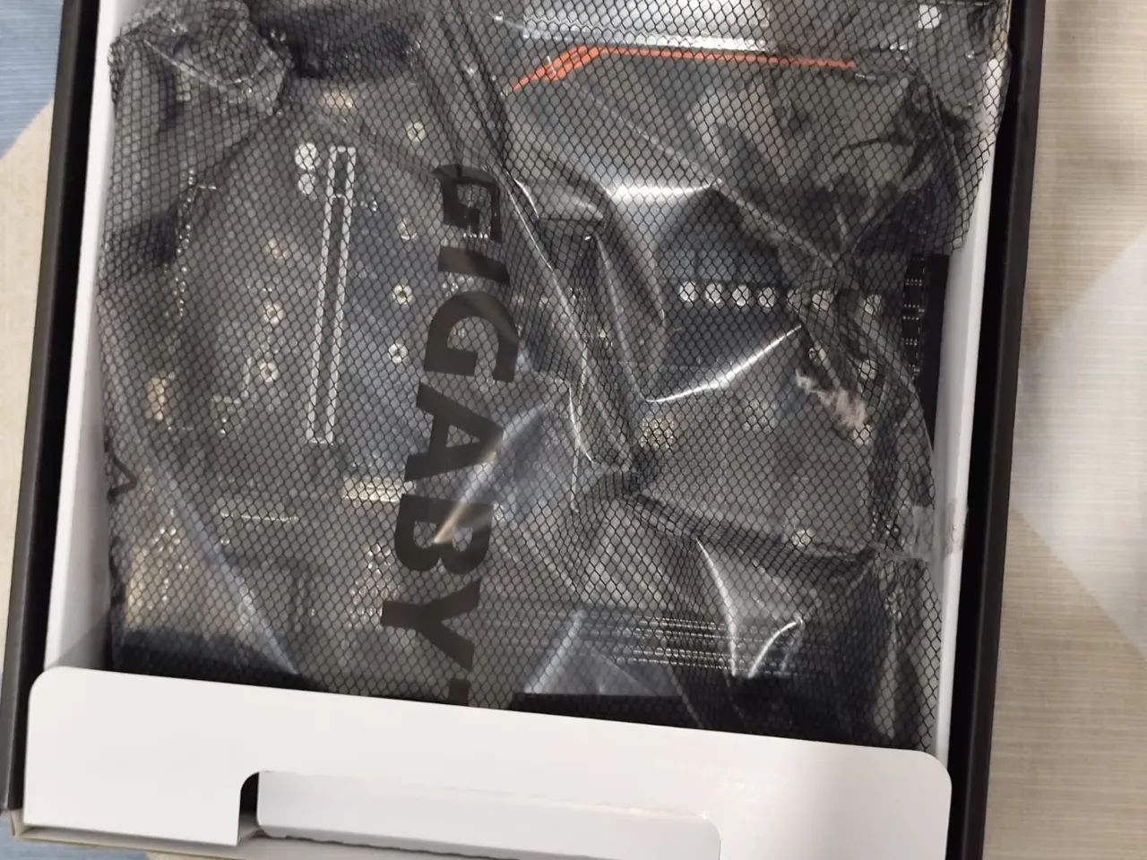 Placa mãe B550 Aorus Elite (Nunca foi usada). - Foto 2