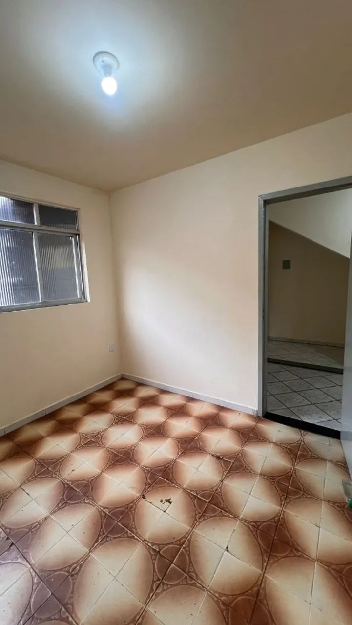 Alugo apt 2 quartos pequeno. - Foto 4
