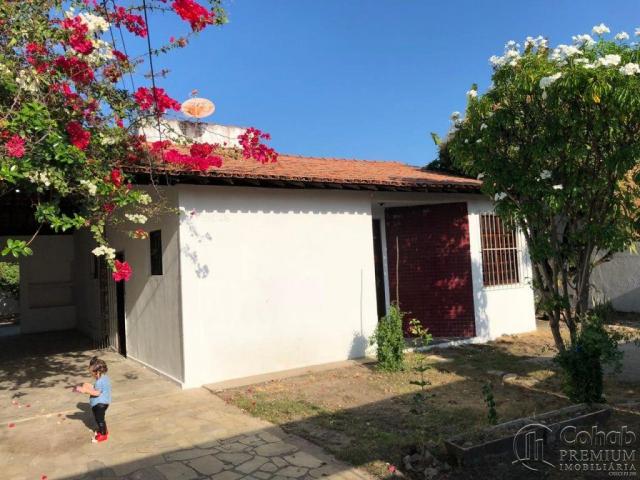 Casa na coroa do meio com quintal - Foto 4
