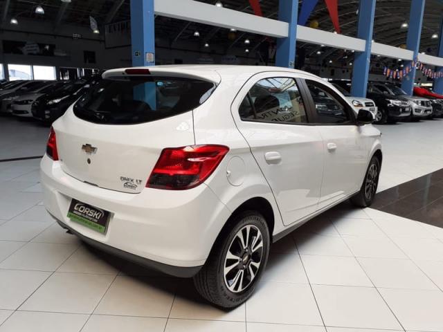 CHEVROLET ONIX 1.4 MT LT 2015 - Foto 12